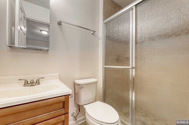 1807 Faulkner Ct, Mahwah NJ  07430-3491 exterior