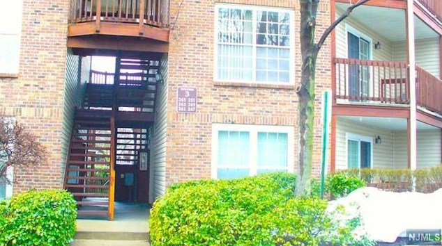 247 Village Circle Dr, West Fort Lee NJ  07024-2173 exterior