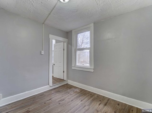 43 Montrose Ter, Irvington NJ  07111-3821 exterior