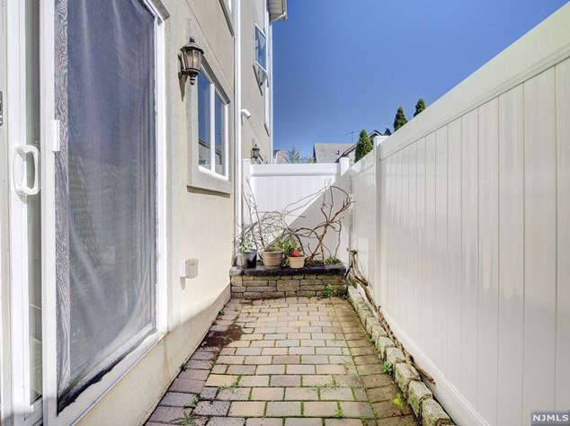 53 Marion Ave, Cliffside Park NJ  07010-2635 exterior