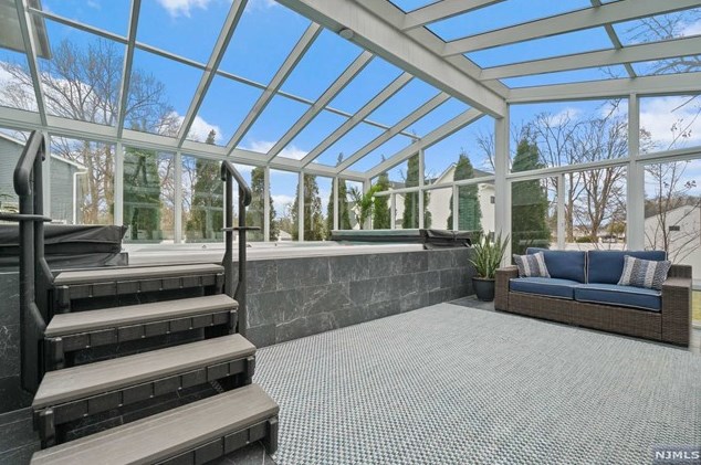 203 Marcotte Ln, Bergenfield NJ  07621-3212 exterior