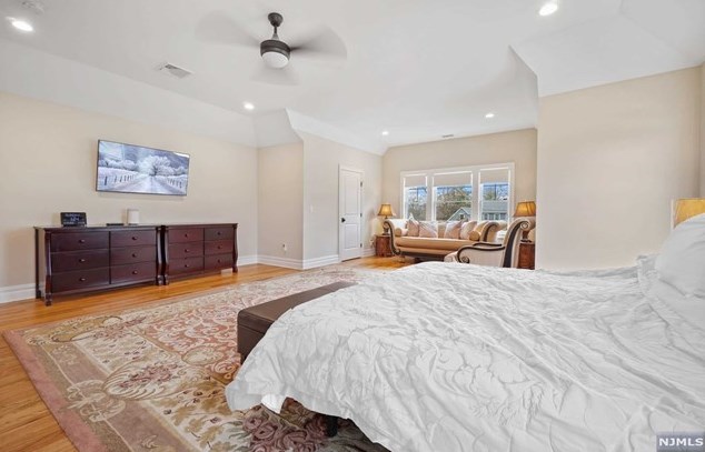 203 Marcotte Ln, Bergenfield NJ  07621-3212 exterior