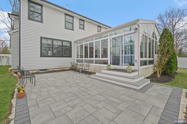 203 Marcotte Ln, Bergenfield NJ  07621-3212 exterior