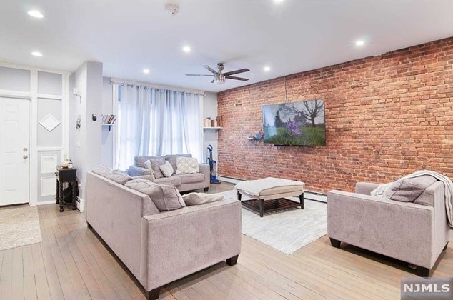 91 Eaton Pl, East Orange NJ  07017-5127 exterior