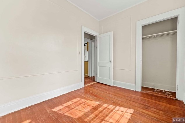 16 Poe Ave, Newark NJ  07106-1507 exterior