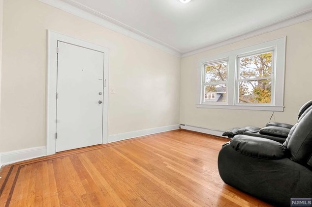 16 Poe Ave, Newark NJ  07106-1507 exterior