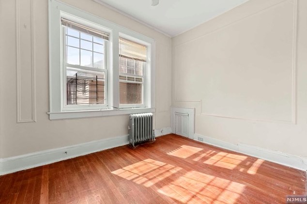 16 Poe Ave, Newark NJ  07106-1507 exterior