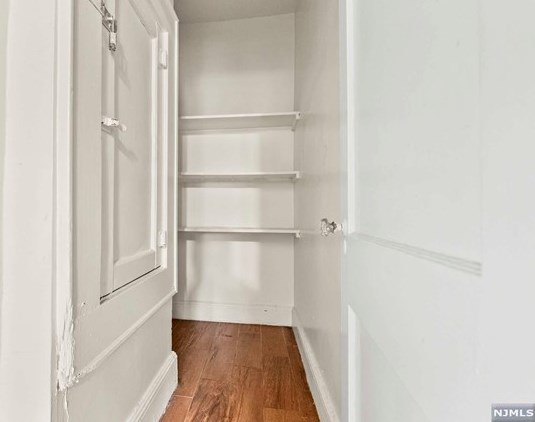 16 Poe Ave, Newark NJ  07106-1507 exterior