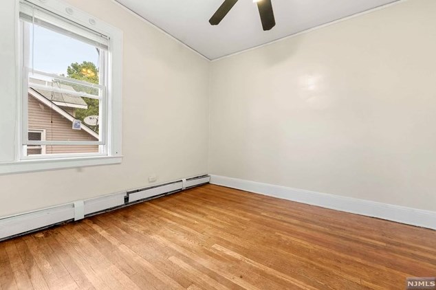 16 Poe Ave, Newark NJ  07106-1507 exterior