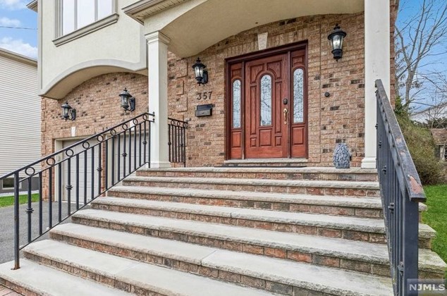 357 Prospect St, Nutley NJ 07110-3127 exterior