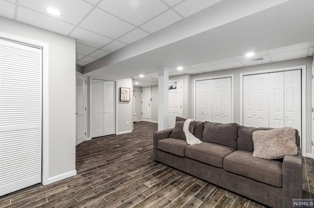 4 Hawthorne St, Rutherford NJ 07070-1126 exterior