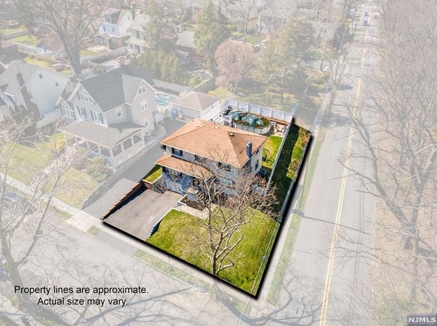 4 Hawthorne St, Rutherford NJ 07070-1126 exterior