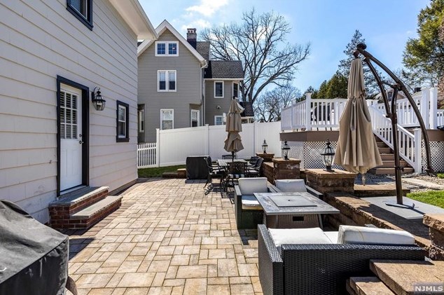 4 Hawthorne St, Rutherford NJ 07070-1126 exterior