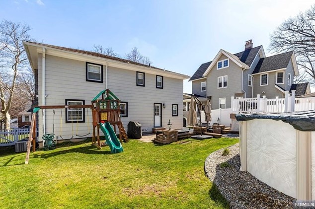 4 Hawthorne St, Rutherford NJ 07070-1126 exterior