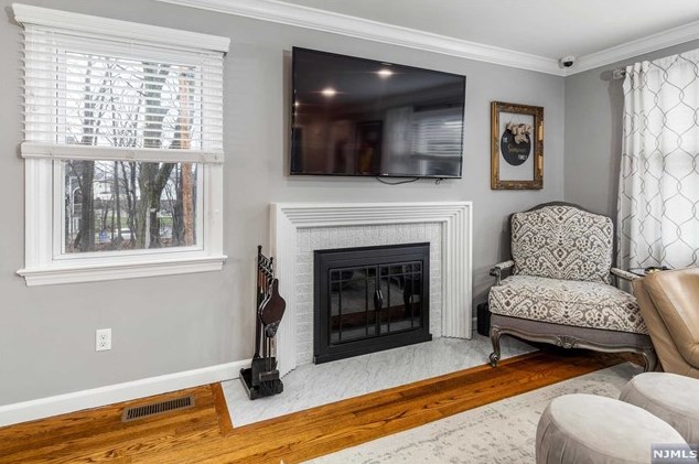 4 Hawthorne St, Rutherford NJ 07070-1126 exterior