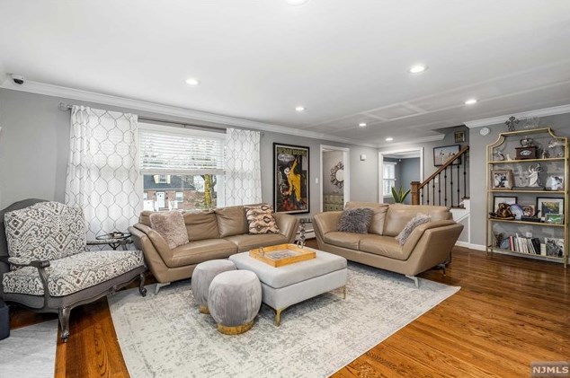 4 Hawthorne St, Rutherford NJ 07070-1126 exterior