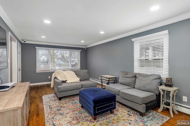 4 Hawthorne St, Rutherford NJ 07070-1126 exterior