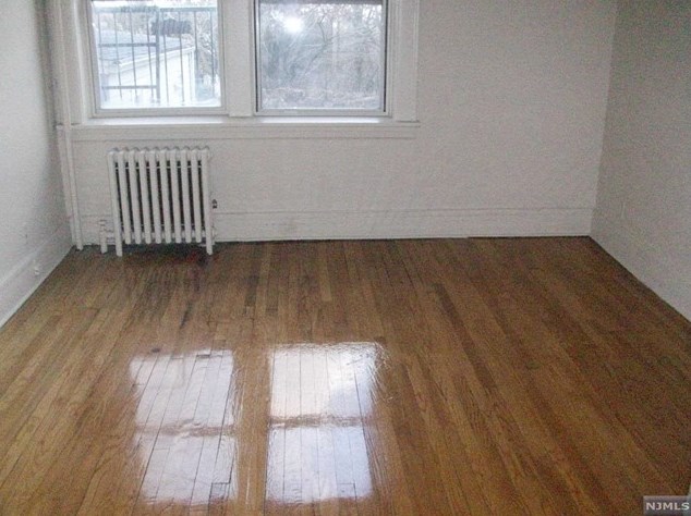 10 Hasbrouck Ave, Hasbrouck Heights NJ  07604-2642 exterior