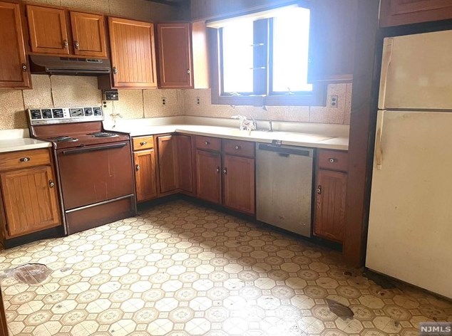 23 Cedar Ln, Chatham Township NJ 07928-1150 exterior