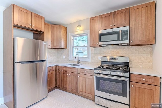 150 Arlington Ave, Paterson NJ  07506-1601 exterior