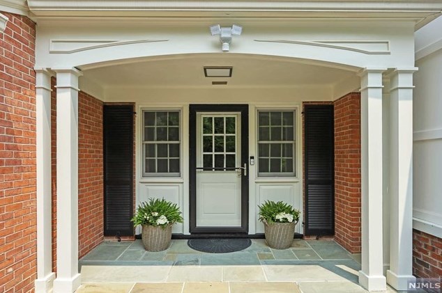 28 Greenview Way, Montclair NJ 07043-2531 exterior