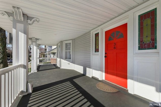 36 Myrtle St, Rutherford NJ  07070-1130 exterior