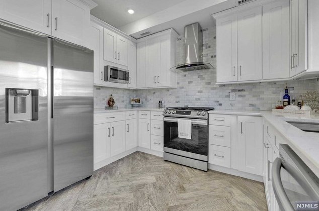 36 Myrtle St, Rutherford NJ  07070-1130 exterior