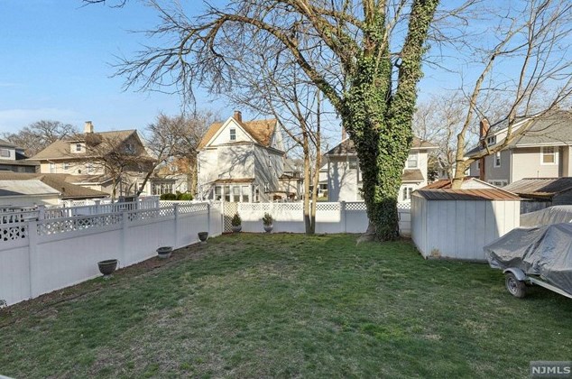 36 Myrtle St, Rutherford NJ  07070-1130 exterior