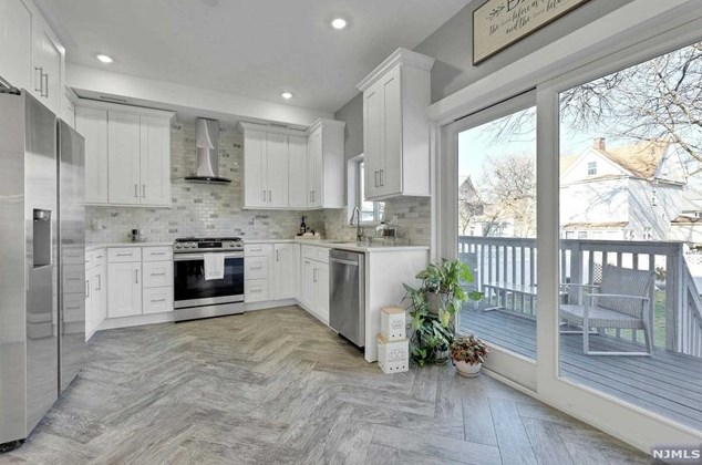 36 Myrtle St, Rutherford NJ  07070-1130 exterior