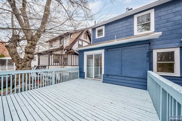 537 2nd St, Palisades Park NJ  07650-1874 exterior