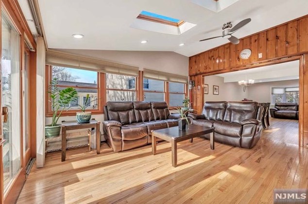 713 Salem St, Teaneck NJ 07666-5321 exterior