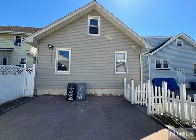 27 Oak St, Belleville NJ 07109-2659 exterior