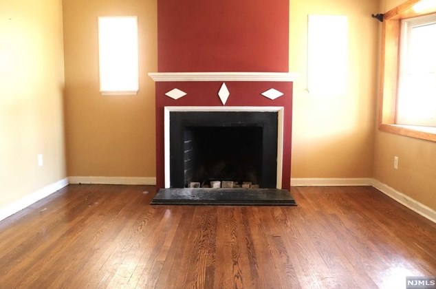 326 Gifford Pl, Teaneck NJ  07666-4002 exterior