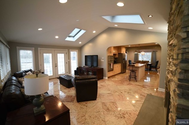 15 Blish Pl, Dumont NJ  07628-3103 exterior