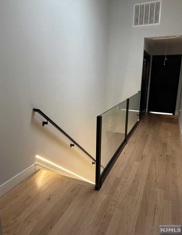 482 Jane St, West Fort Lee NJ  07024-2548 exterior