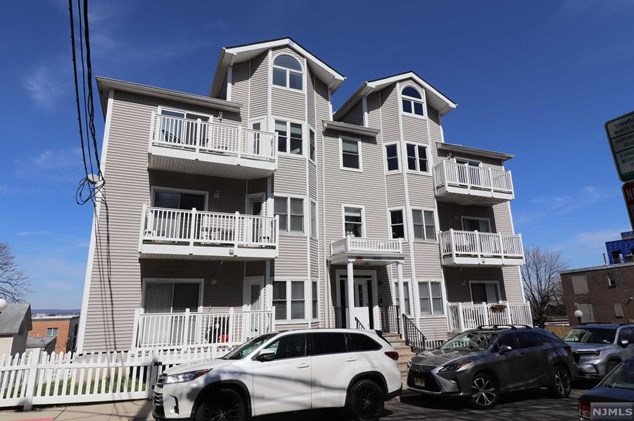4501 Bergenwood Ave, North Bergen NJ  07047-2727 exterior
