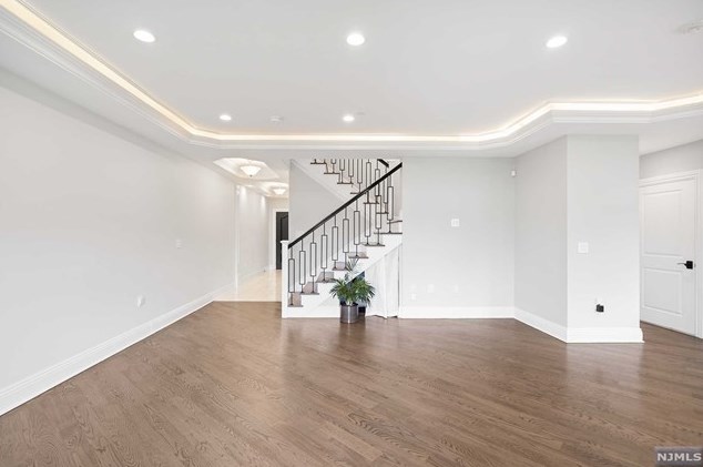 29 Marquis Ct, Edgewater NJ  07020-2900 exterior