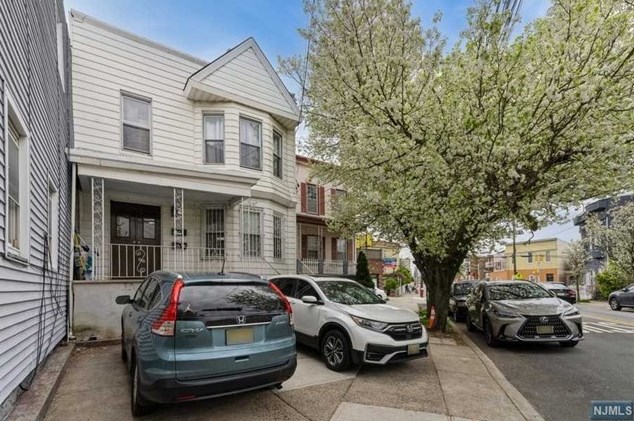 1012 Paterson Plank Rd, North Bergen NJ  07047-1846 exterior