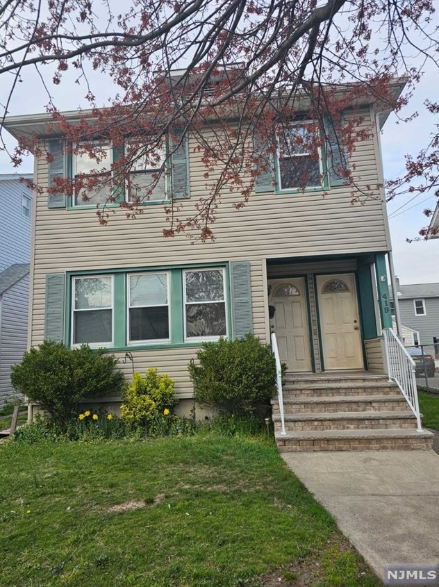 419 Lake Ave, Lyndhurst NJ  07071-1118 exterior