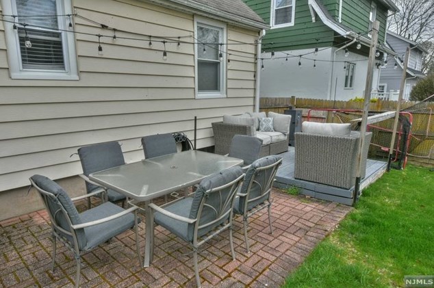 63 Van Blarcom Ave, Midland Pk NJ  07432-1851 exterior