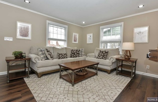 63 Van Blarcom Ave, Midland Pk NJ  07432-1851 exterior