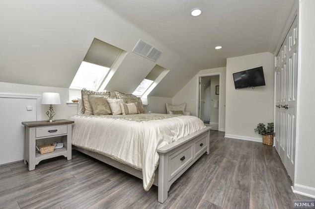 63 Van Blarcom Ave, Midland Pk NJ  07432-1851 exterior