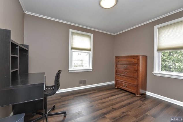 63 Van Blarcom Ave, Midland Pk NJ  07432-1851 exterior