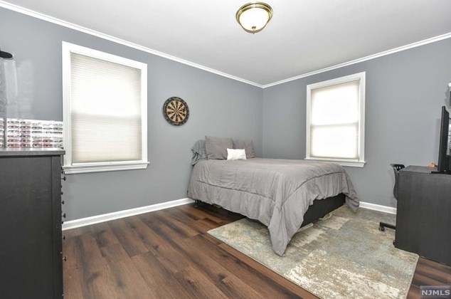 63 Van Blarcom Ave, Midland Pk NJ  07432-1851 exterior