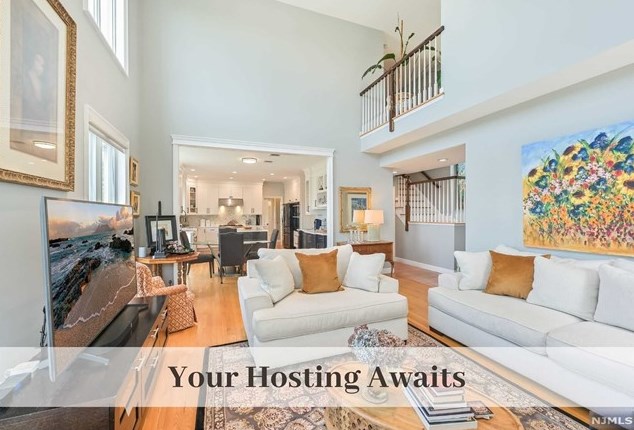 341 Alan Dr, Paramus NJ  07652-3403 exterior