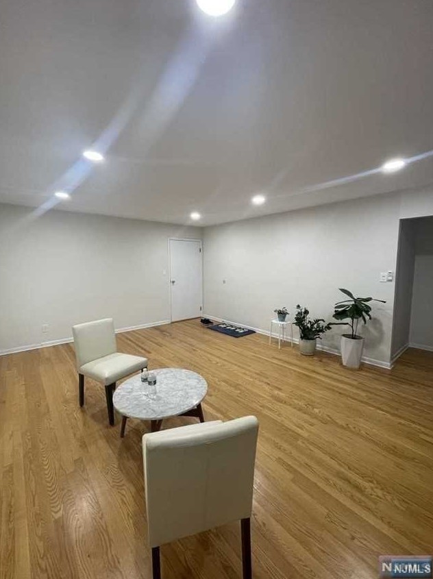681 Broad Ave, Ridgefield NJ  07657-1605 exterior