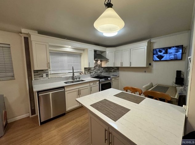 681 Broad Ave, Ridgefield NJ  07657-1605 exterior