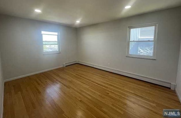 681 Broad Ave, Ridgefield NJ  07657-1605 exterior