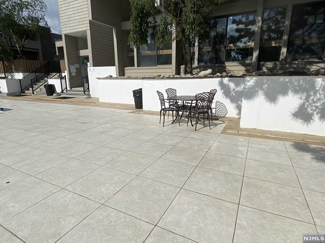 12 River Rd, Nutley NJ 07110-3513 exterior