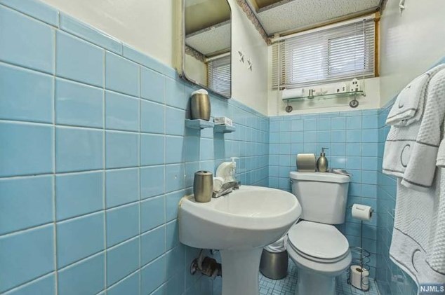 205 Roosevelt Ave, Hasbrouck Heights NJ 07604-1611 exterior